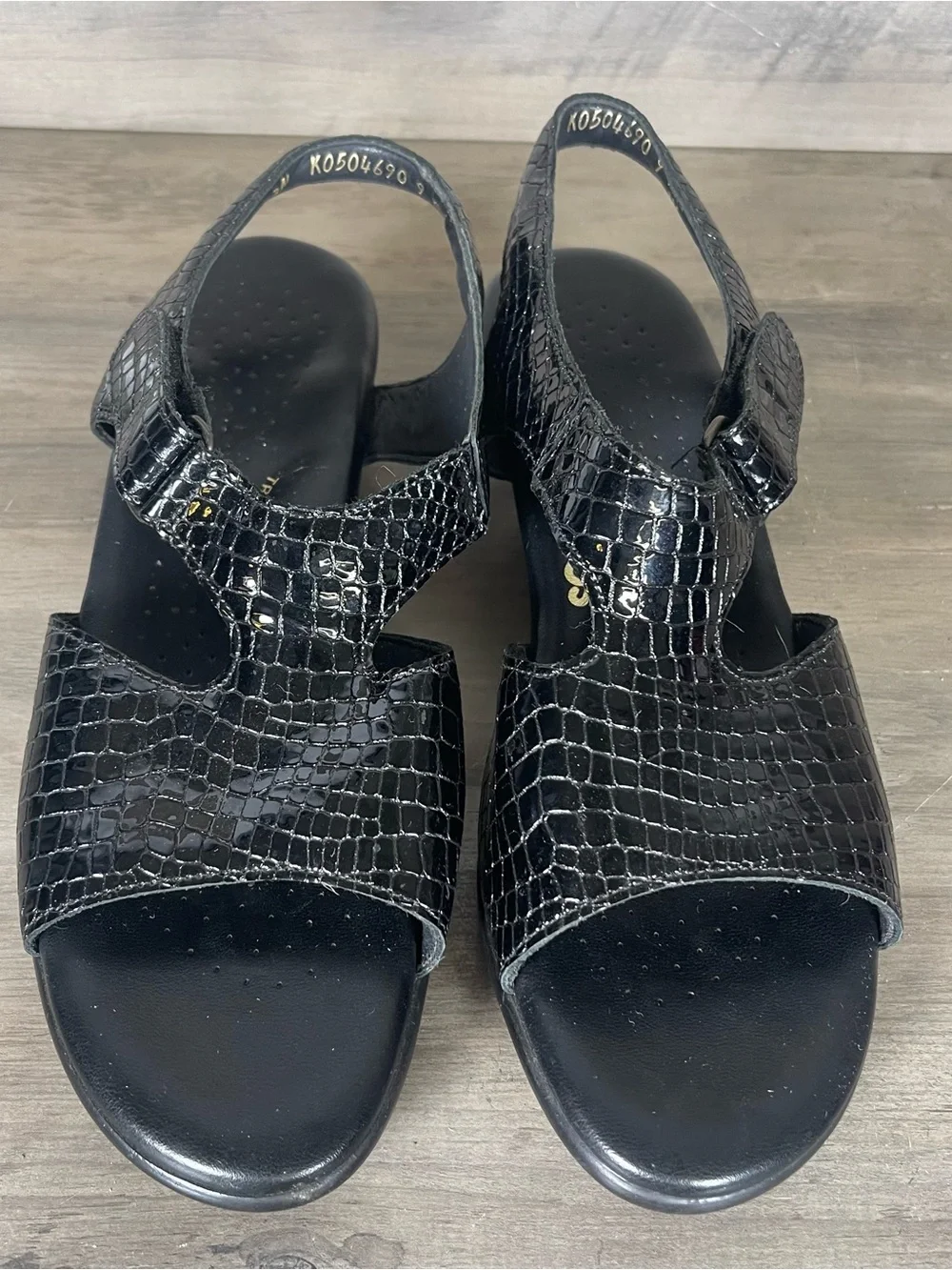 SAS Suntimer Heel Sandal Womens 9.5N Black Patent Croc Textured Comfort Open Toe